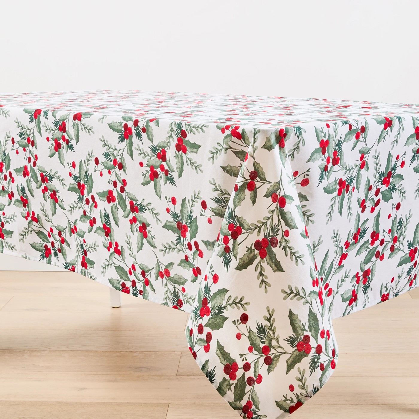 Anko Traditional Holly Tablecloth 2 of 5
