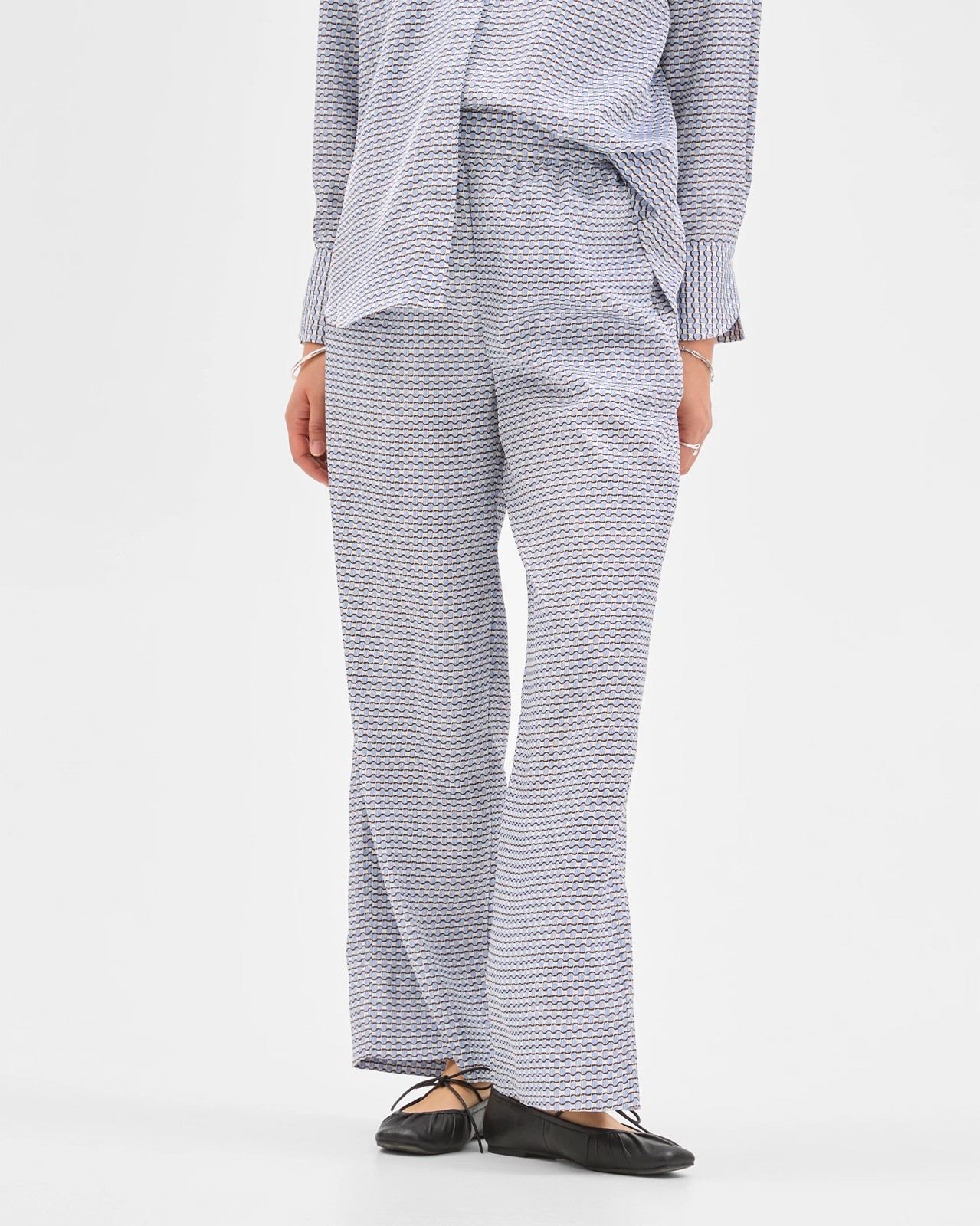 Preview Flat Front Wide Leg Pants - Blue Mist Micro Geo 4 of 6