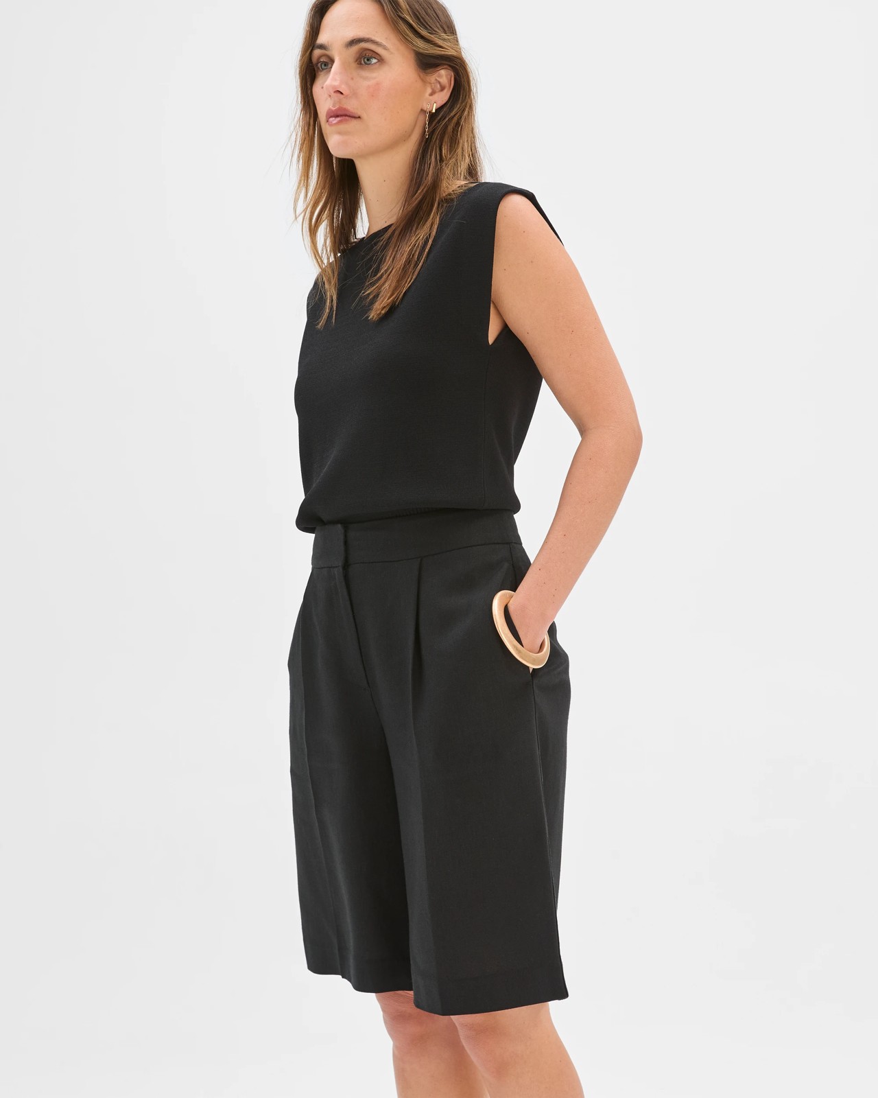 Preview Tailored Bermuda Shorts - Black 4 of 5