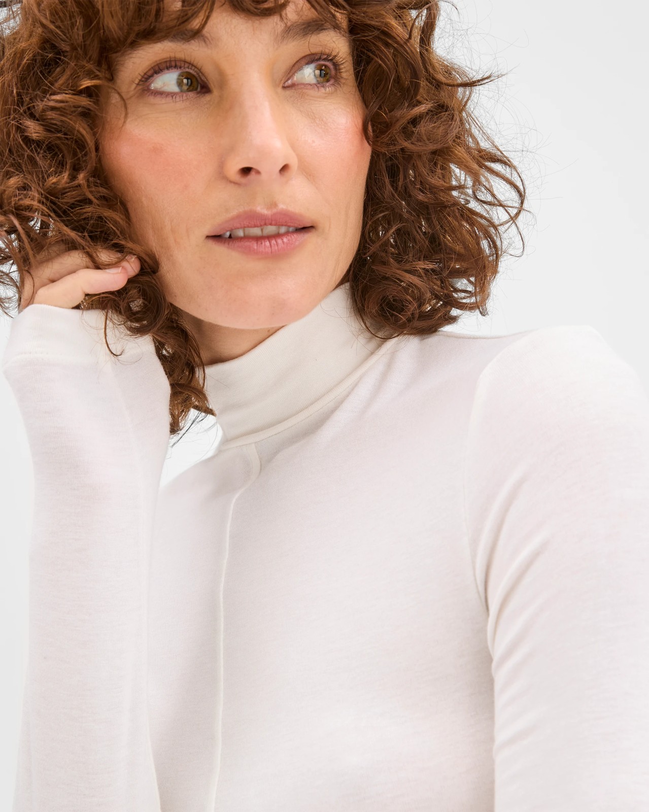 Preview Long Sleeve Luxe Layering Knit Skivvy Top - White 4 of 6