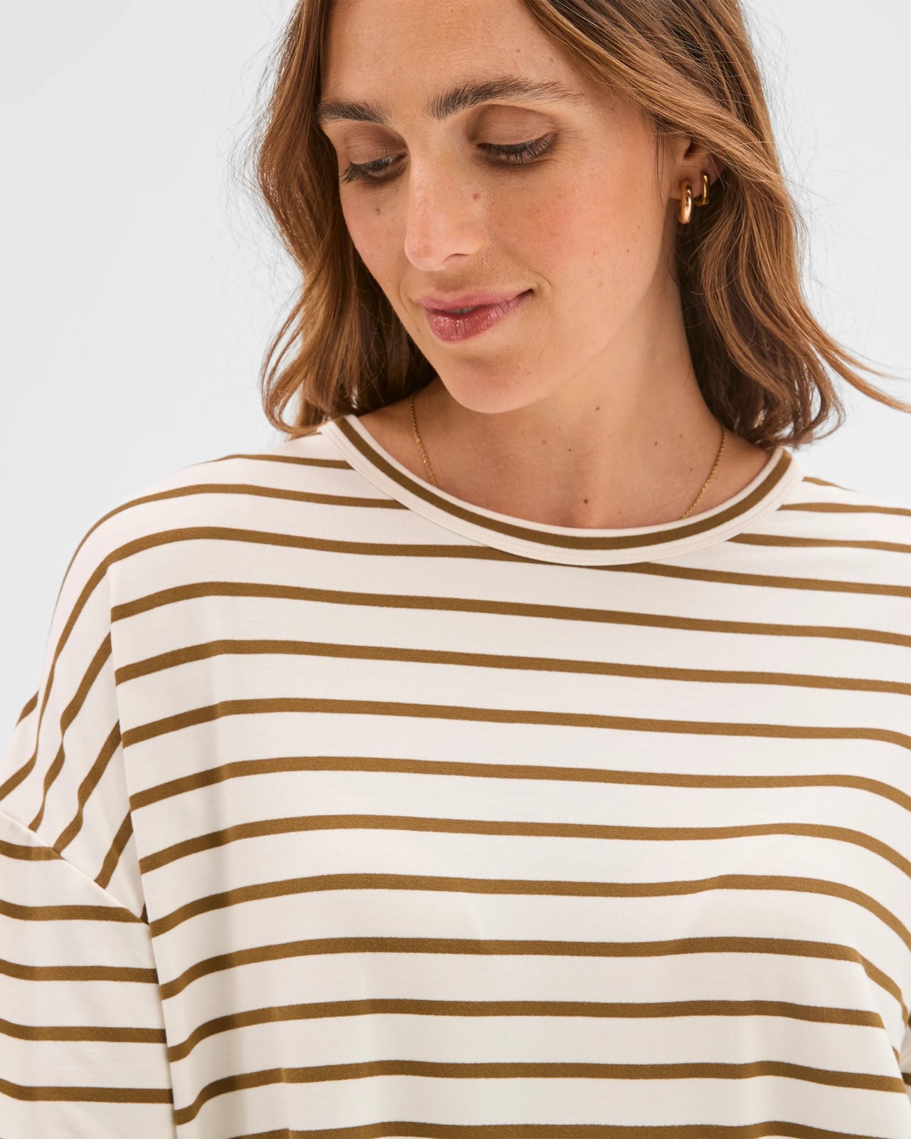 Long Sleeve Drop Shoulder Curved Hem Top - Cream/Olive 5 of 6