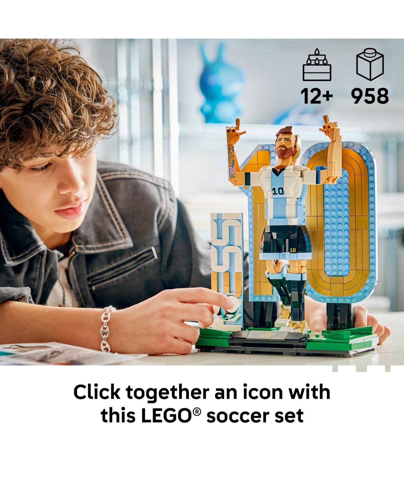 LEGO® Editions Football Lionel Messi – Football Legend 2 of 5