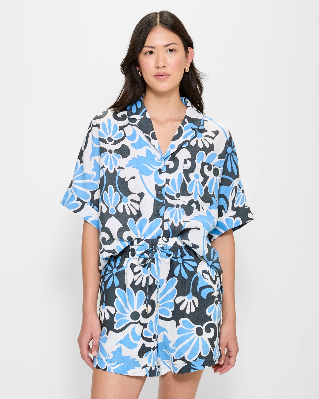 European Linen Printed Pull On Shorts 2 of 5