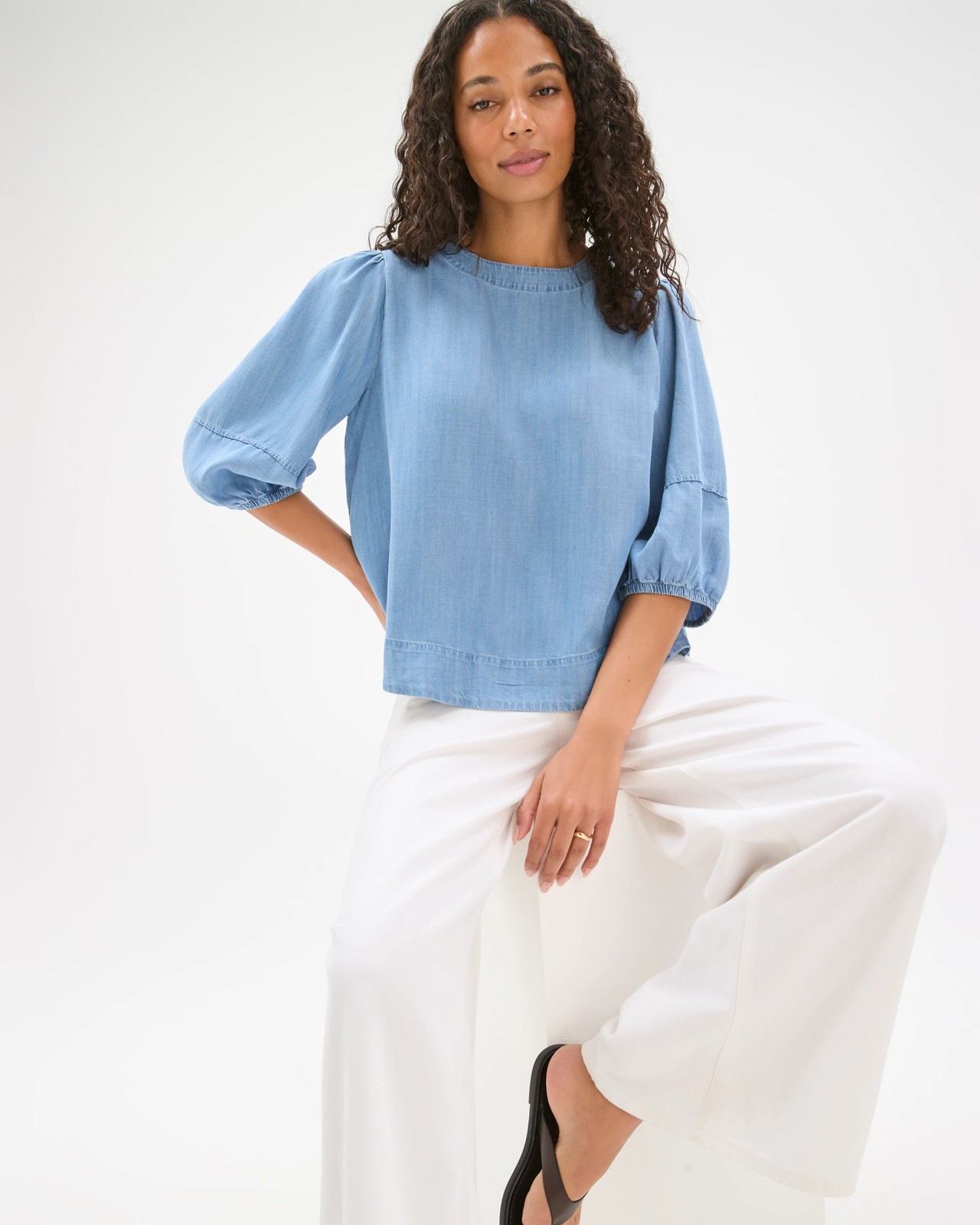 3/4 Sleeve Femme Chambray Blouse 2 of 5