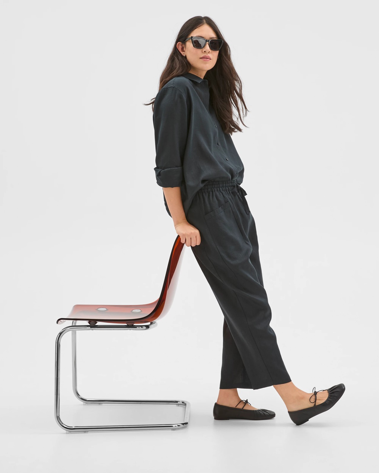 European Linen Tapered Pants - Black 2 of 6