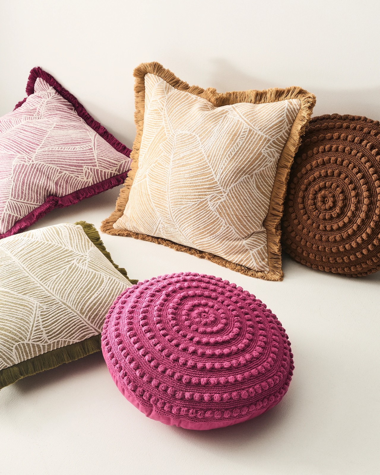 Oakley Leaf Cushion - Avocado 3 of 3