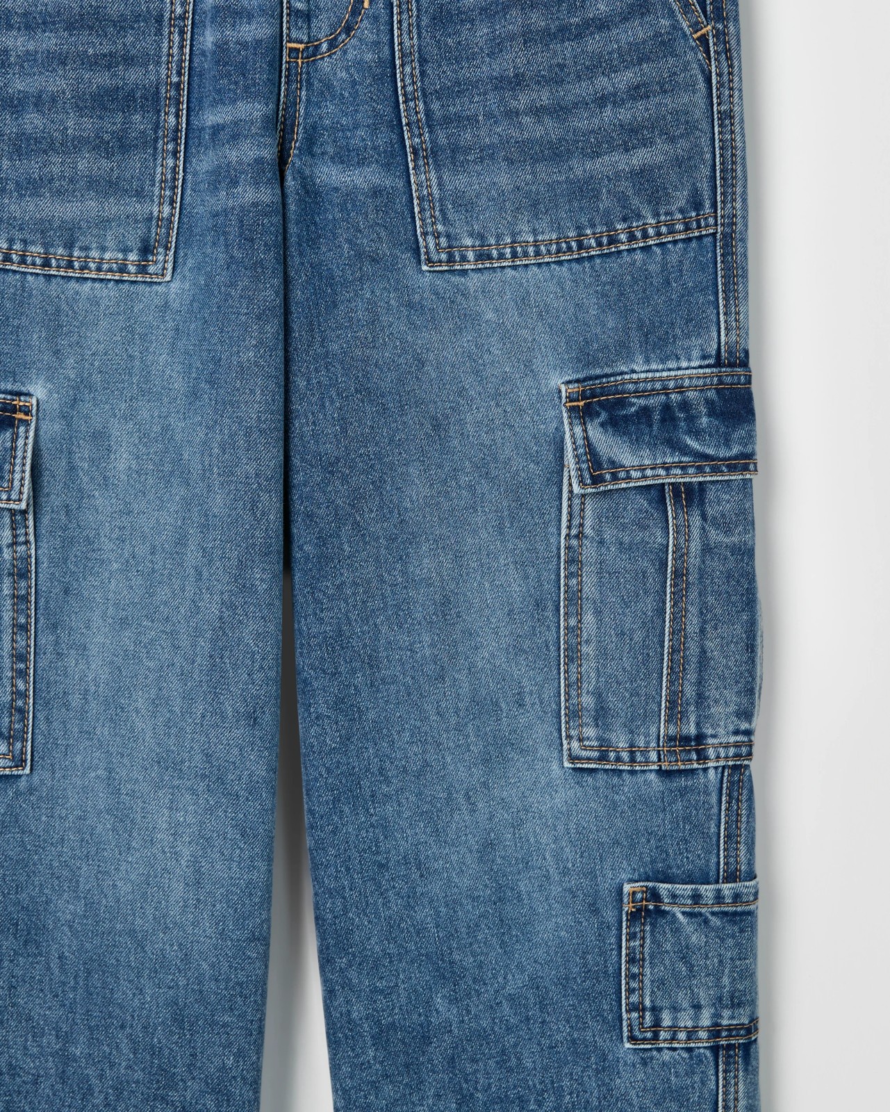 Australian Cotton Blend Loose Fit Cargo Denim Jeans - Mid Wash 6 of 6
