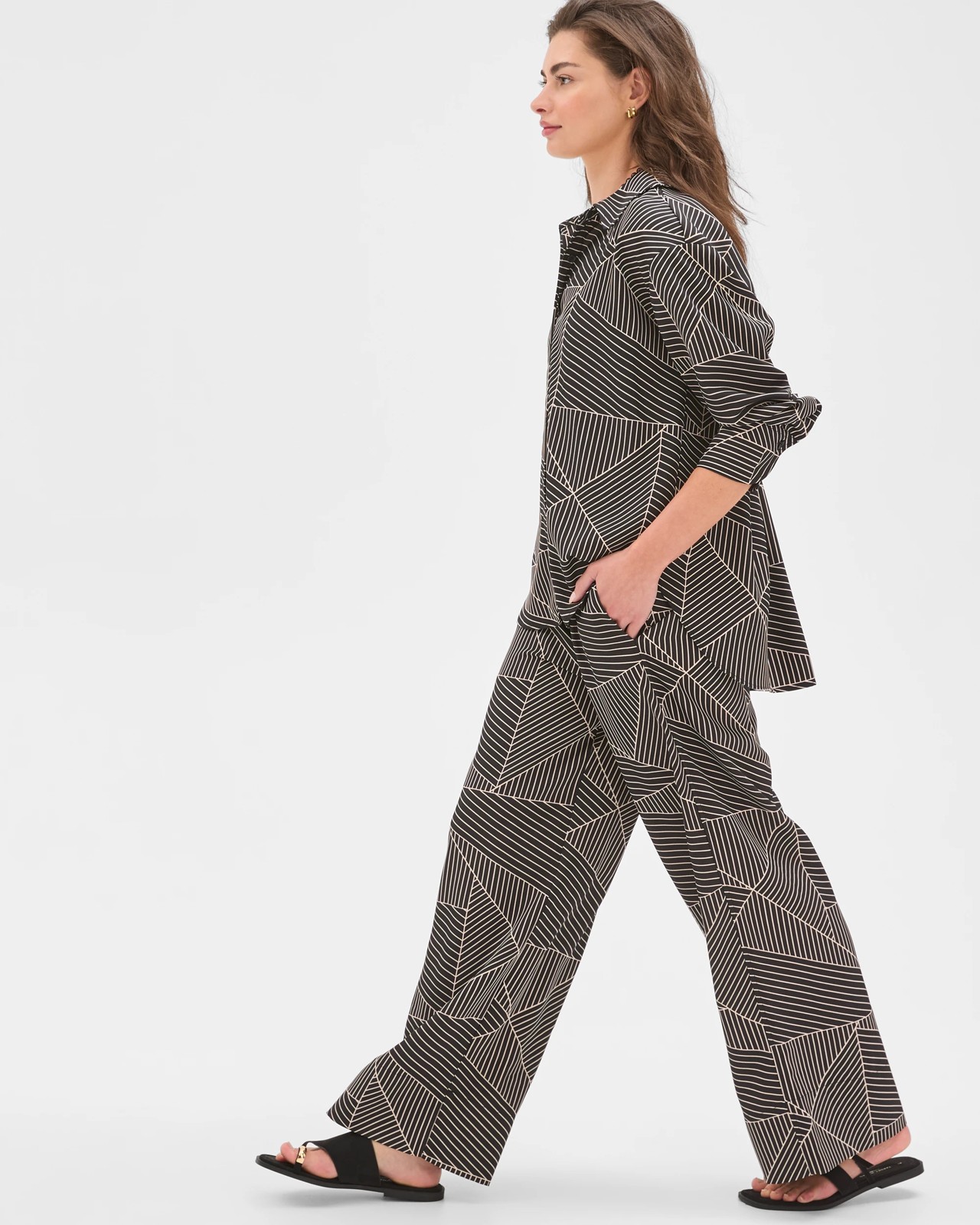 Petites Flat Front Elastic Waist Pants 3 of 6