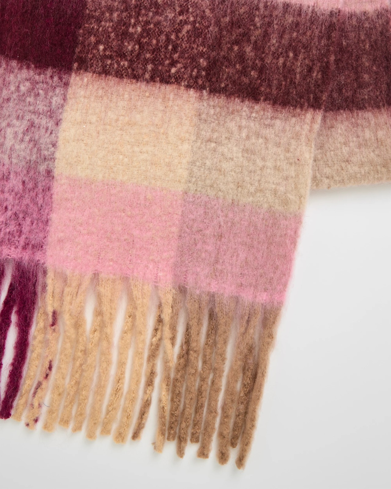 160_72332436_2+160T7233