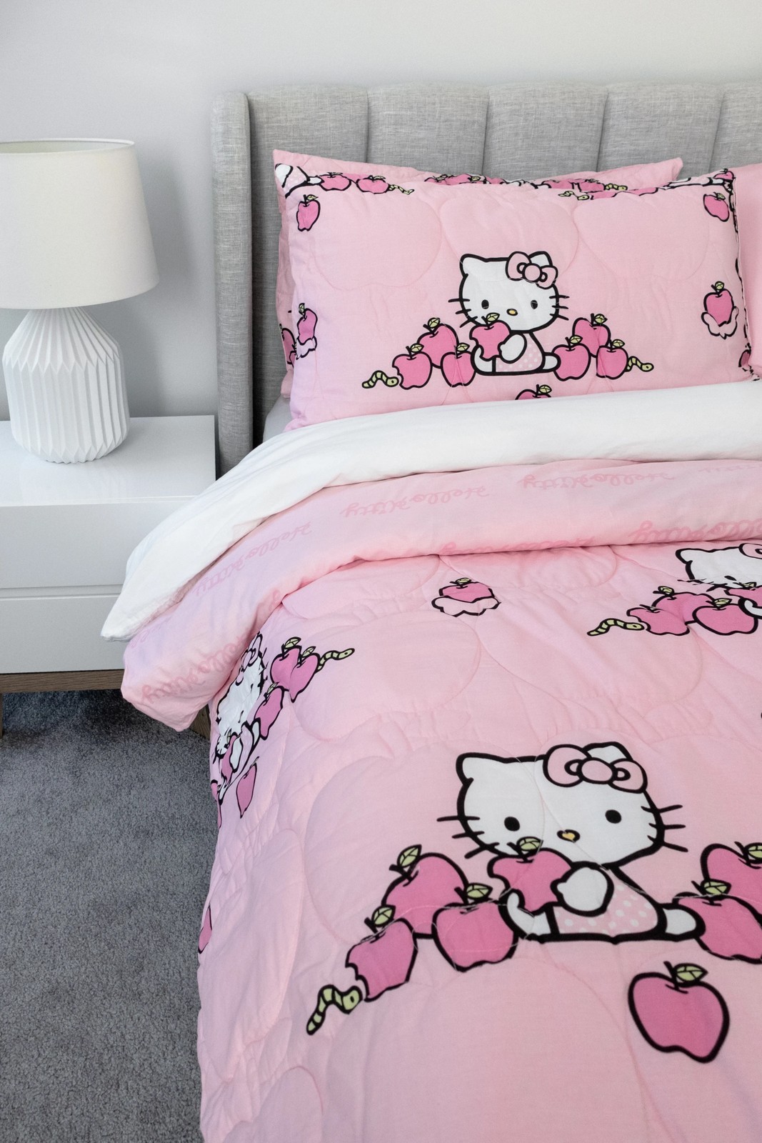 71561370-IMG-BRANDLAB_HELLO KITTY BEDLINEN_3