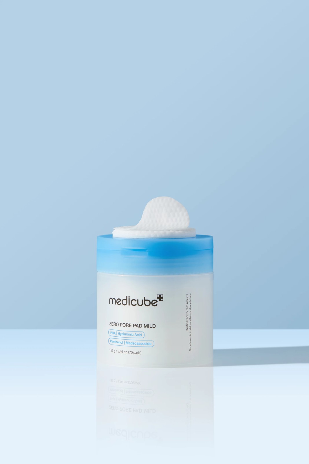 Medicube 70 Piece Zero PoreÂ Pad Mild 155g -Â PHA,Â Hyaluronic Acid,Â Madecassoside and Panthenol 2 of 5