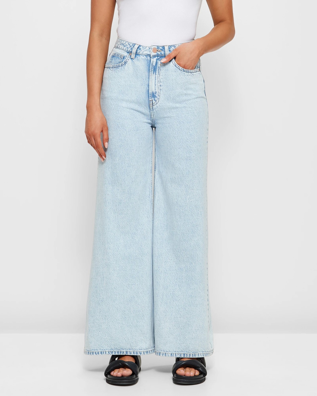 Flowy jeans sales