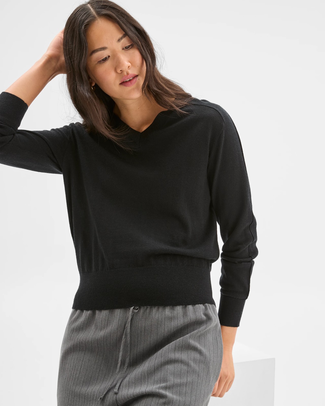 Preview Australian Merino Wool Long Sleeve V-Neck Knit Top - Black 4 of 6