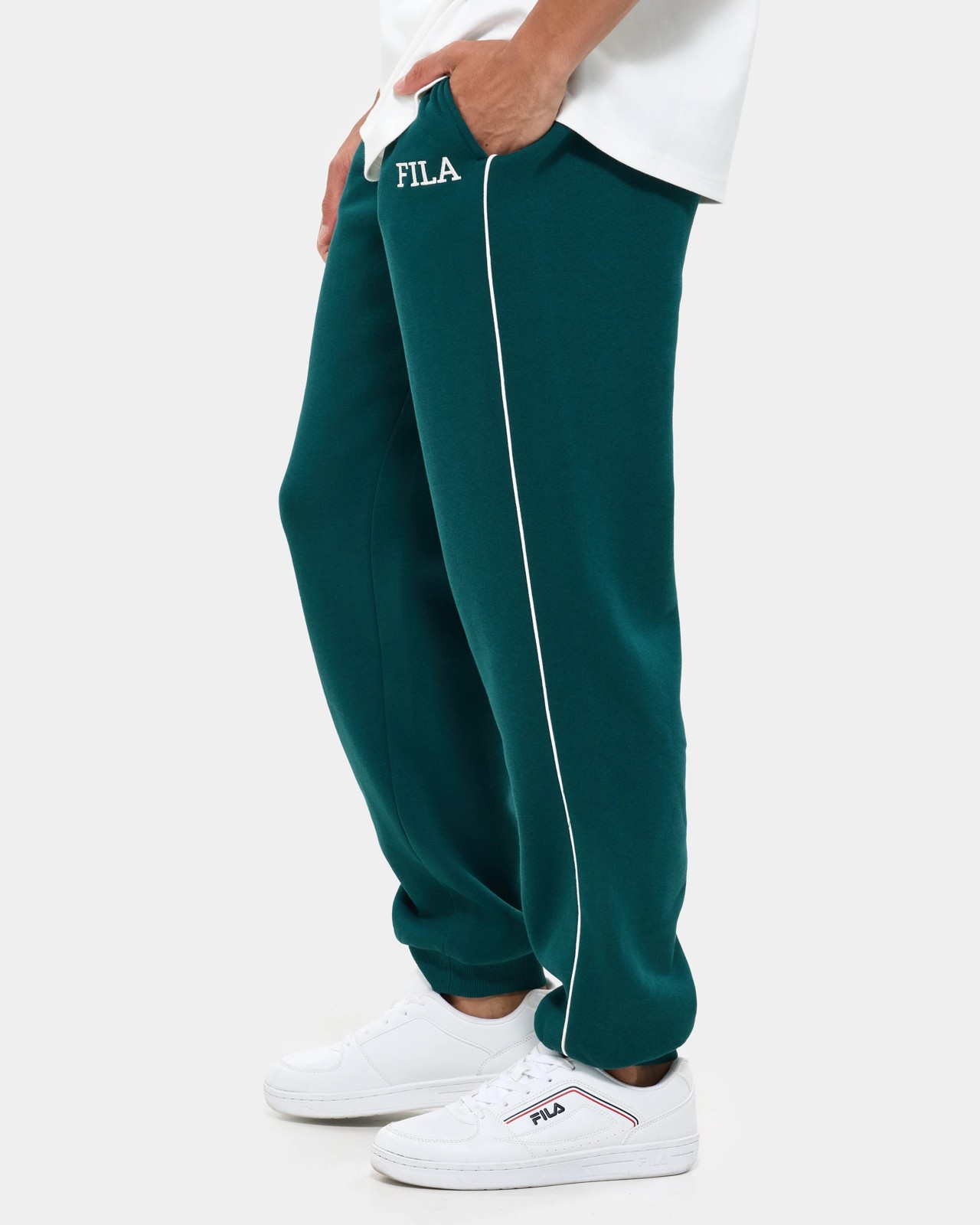 Fila Heavyweight Trackpants - Green 3 of 5