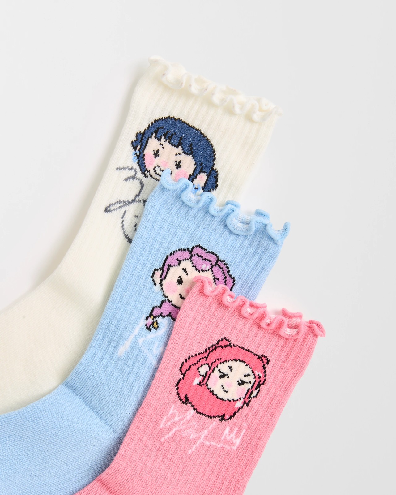 Licensed KPop Demon Hunters 3 Pack Quarter Crew Socks 2 of 3