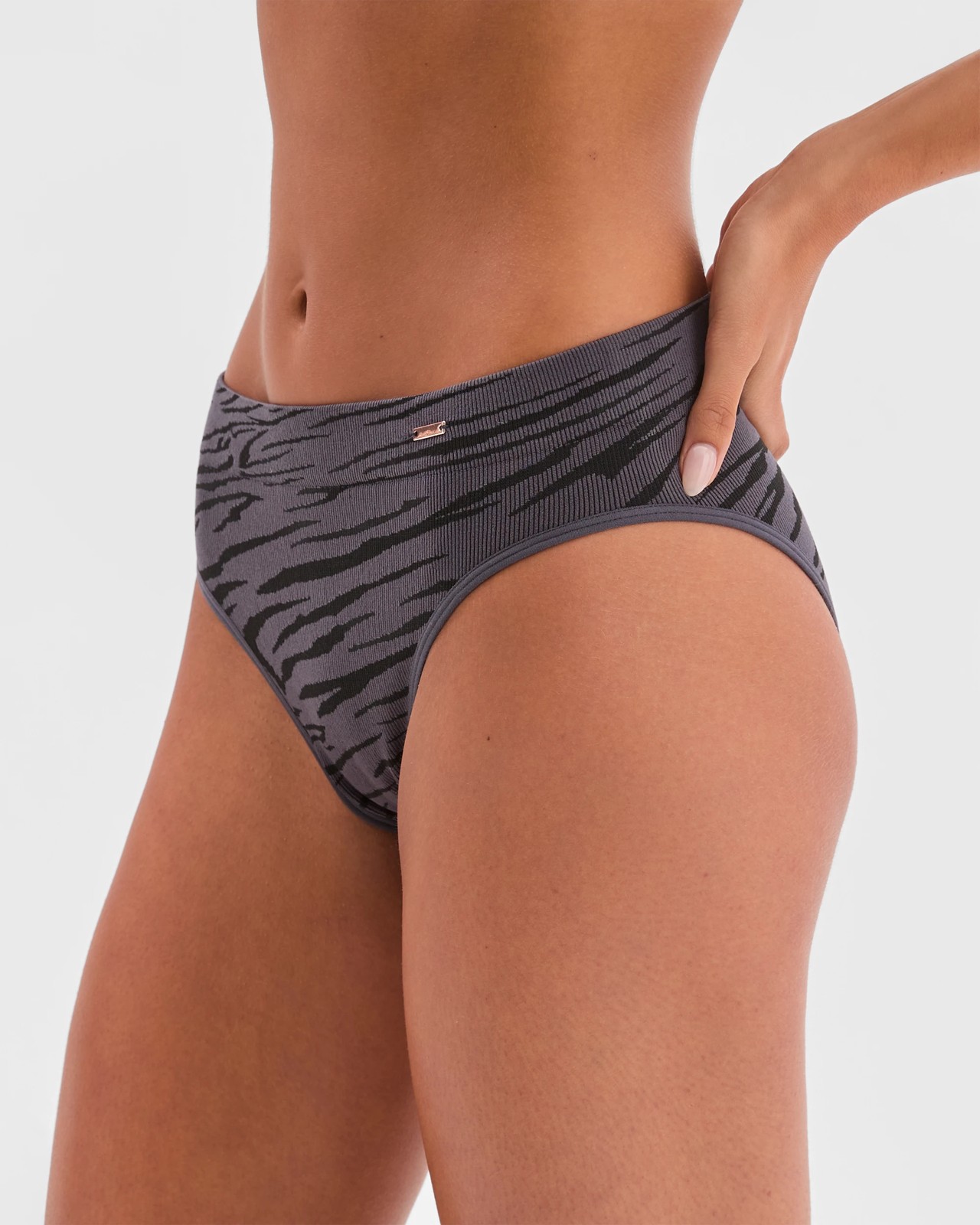 193_71988276_3+193T7198