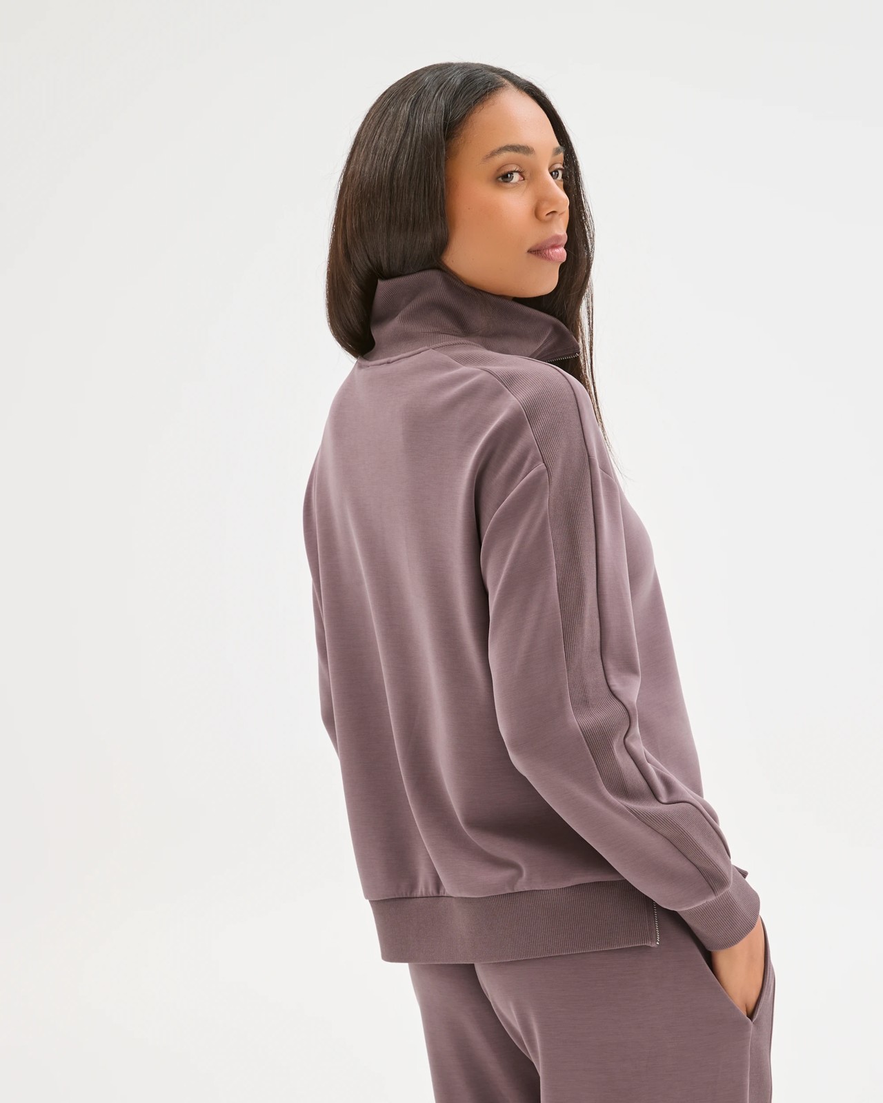 230_72335598_7+230T7233