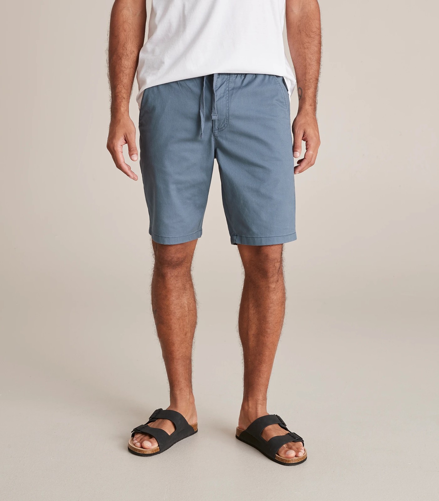 Elastic waist 2025 chino shorts