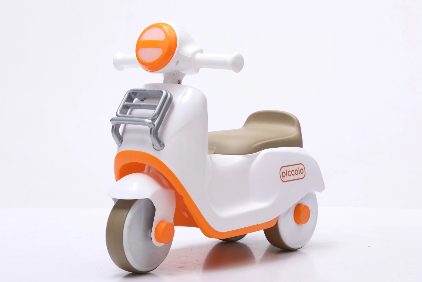 Piccolo Moto Scooter 4 of 5