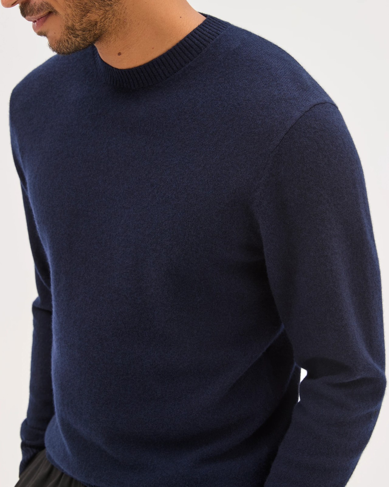 Preview Cashmere Crew Neck Knit Jumper - Dark Navy 5 of 6