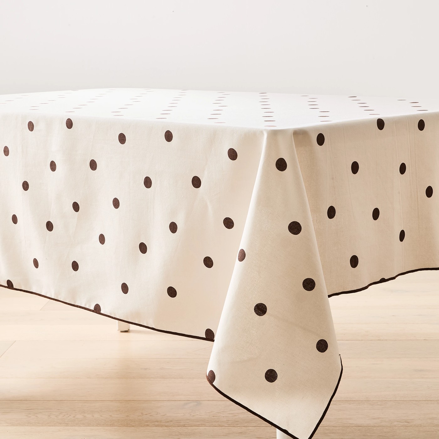 Anko Polka Dot Tablecloth 2 of 5