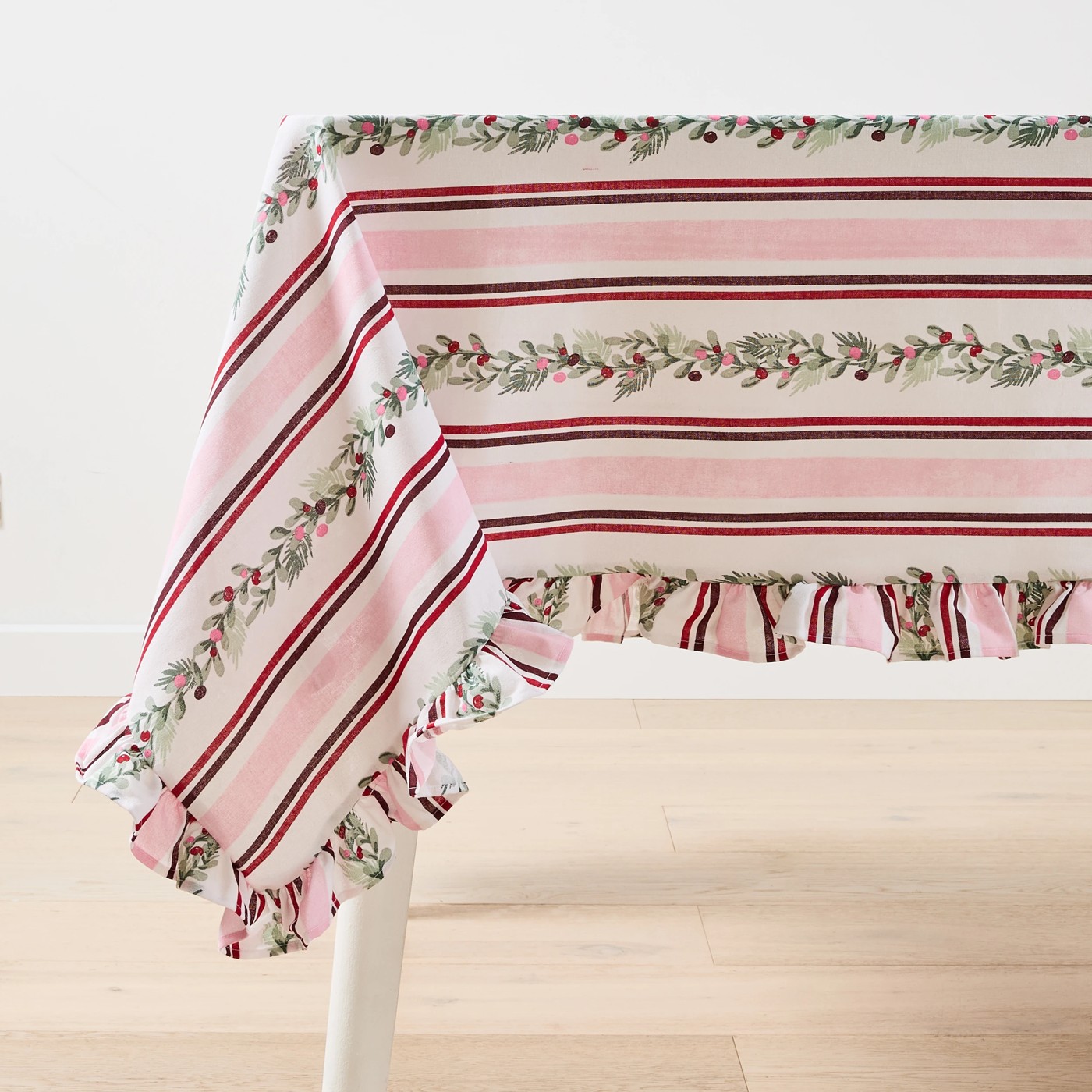 Anko Extra Large Holly Stripe Tablecloth 4 of 5