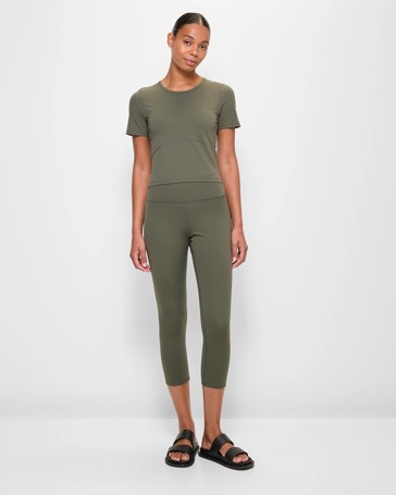 Active Studio Soft 3/4 Length Tights