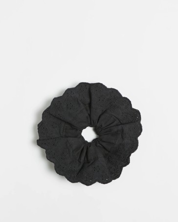Large Broderie Scrunchie