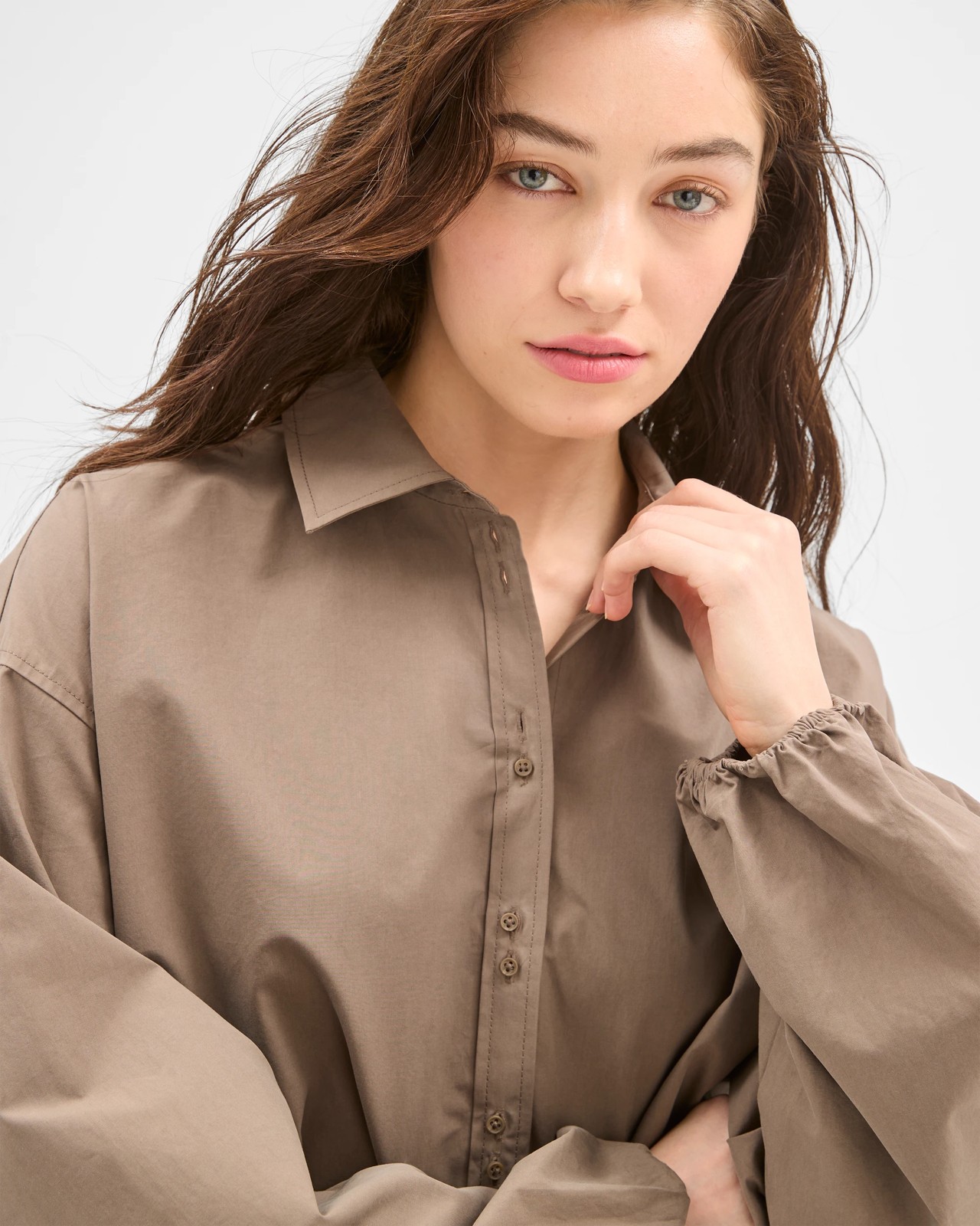 Lily Loves Australian Cotton Cropped Bubble Shirt - Smoked Taupe 5 of 5