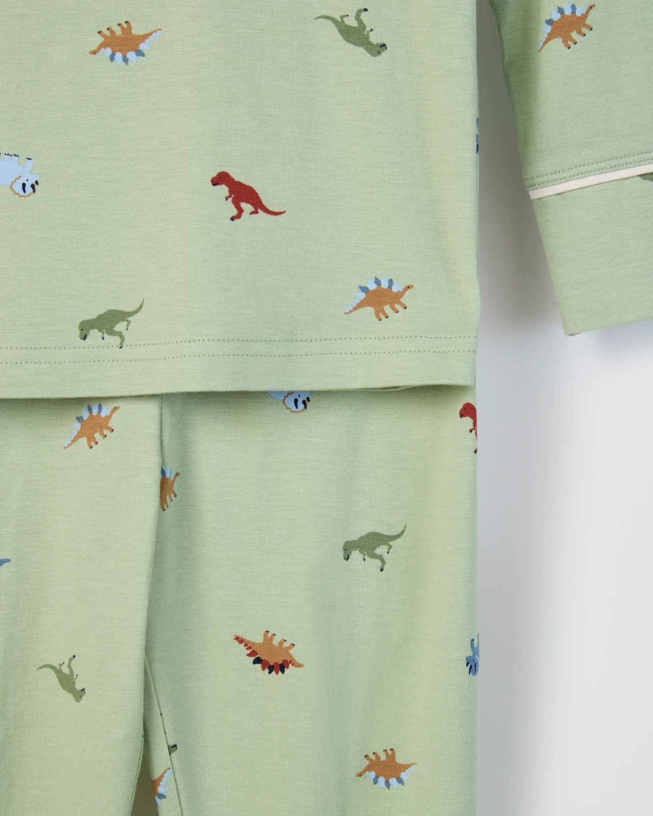 370_72157695_3+370T7215