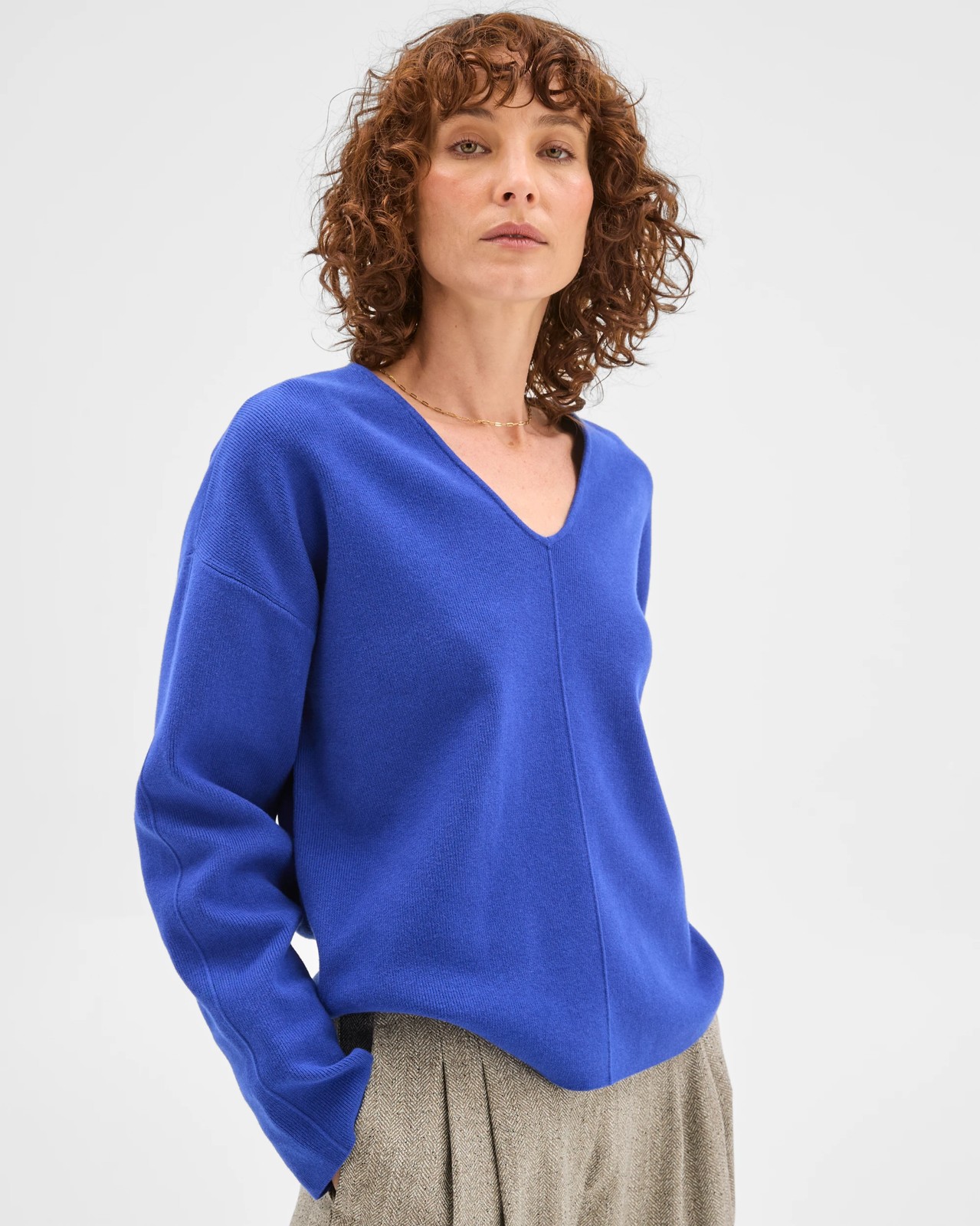 Preview Australian Cotton Blend Polished V-Neck Jumper - Cobalt Blue 4 of 6
