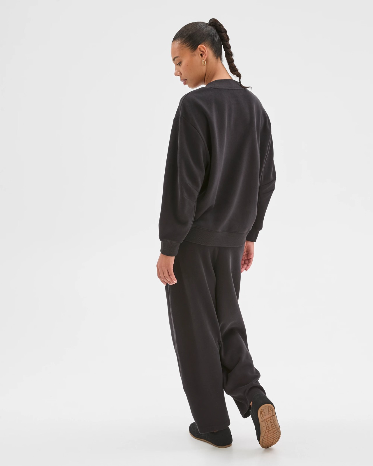 Active Australian Cotton Blend Sueded Rib V-Neck Jumper - Black 6 of 6
