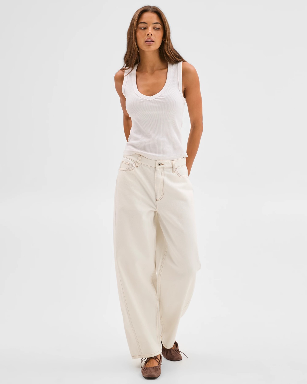 Lily Loves Forward Seam Barrel Leg Jeans 2 of 5