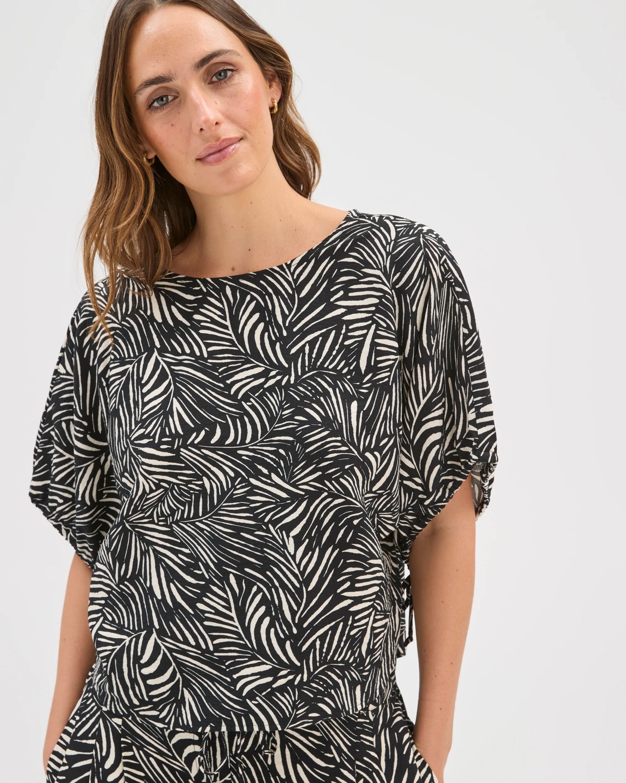 Short Sleeve Tie Detail Blouse 3 of 5