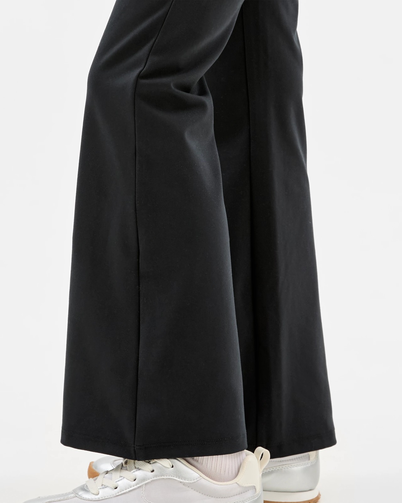 320_71838397_3+320T7183