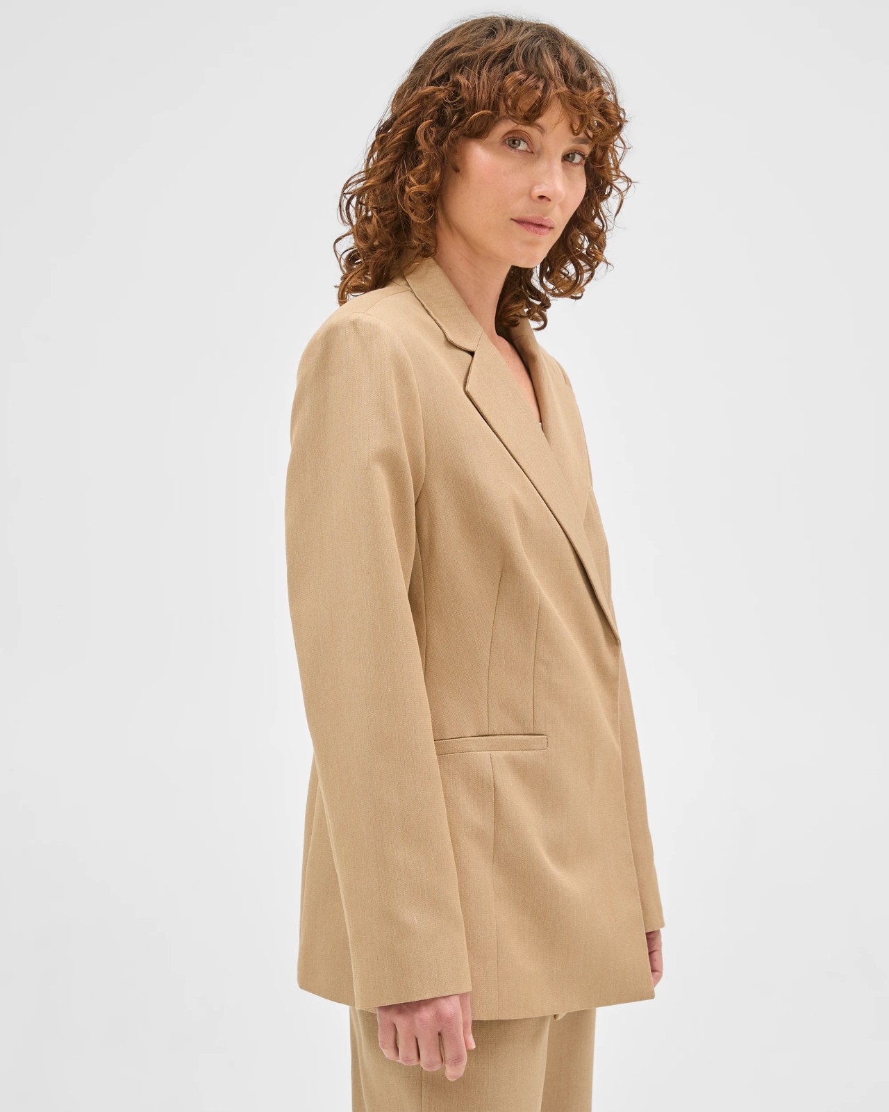 Preview Textured Tailored Cinch Waist Blazer - Biscuit 4 of 5