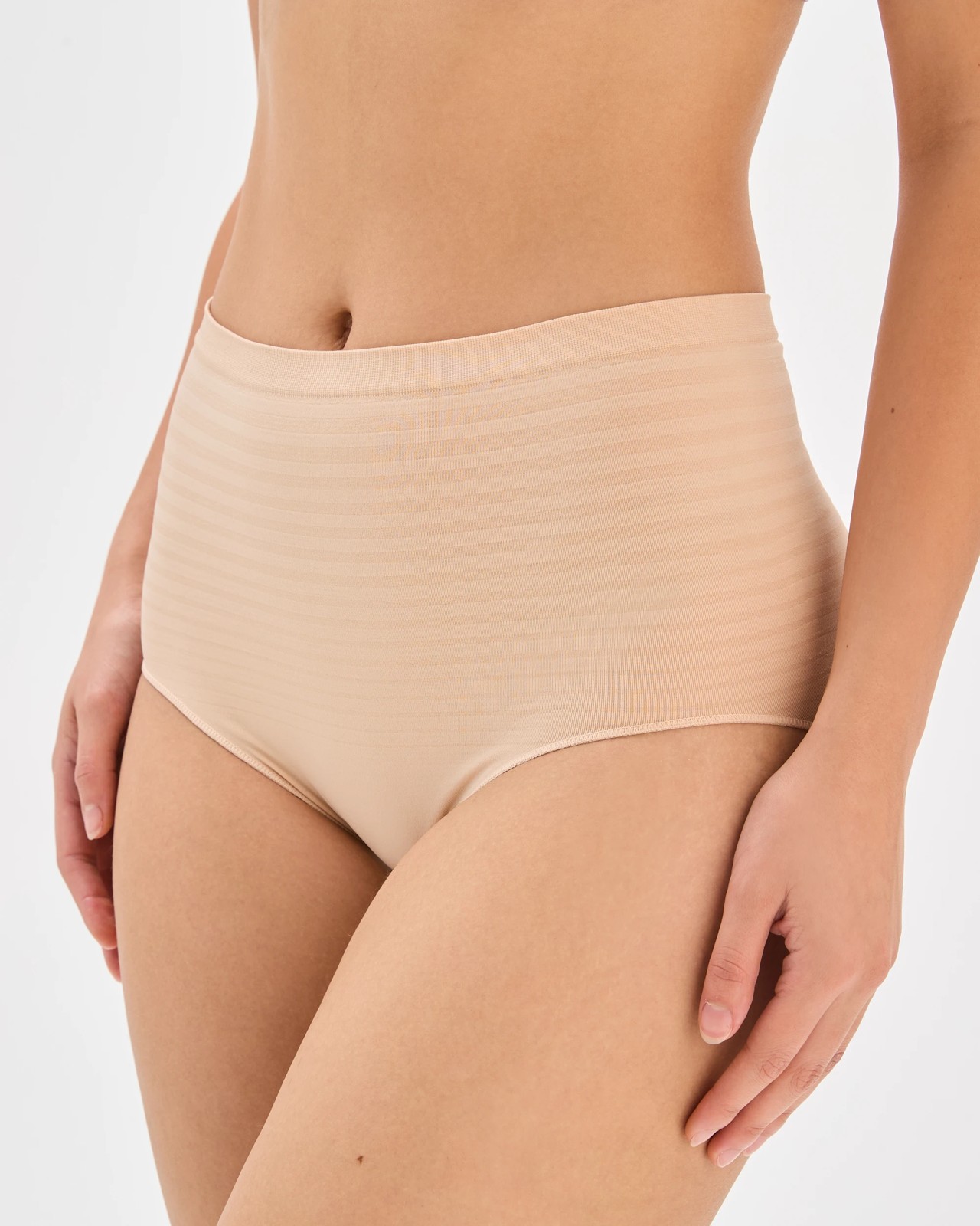 2 Pack Seamfree Matte and Shine Full Briefs - Bare Beauty 3 of 4