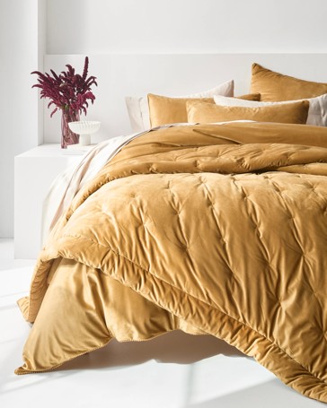 Lacy Velvet Comforter