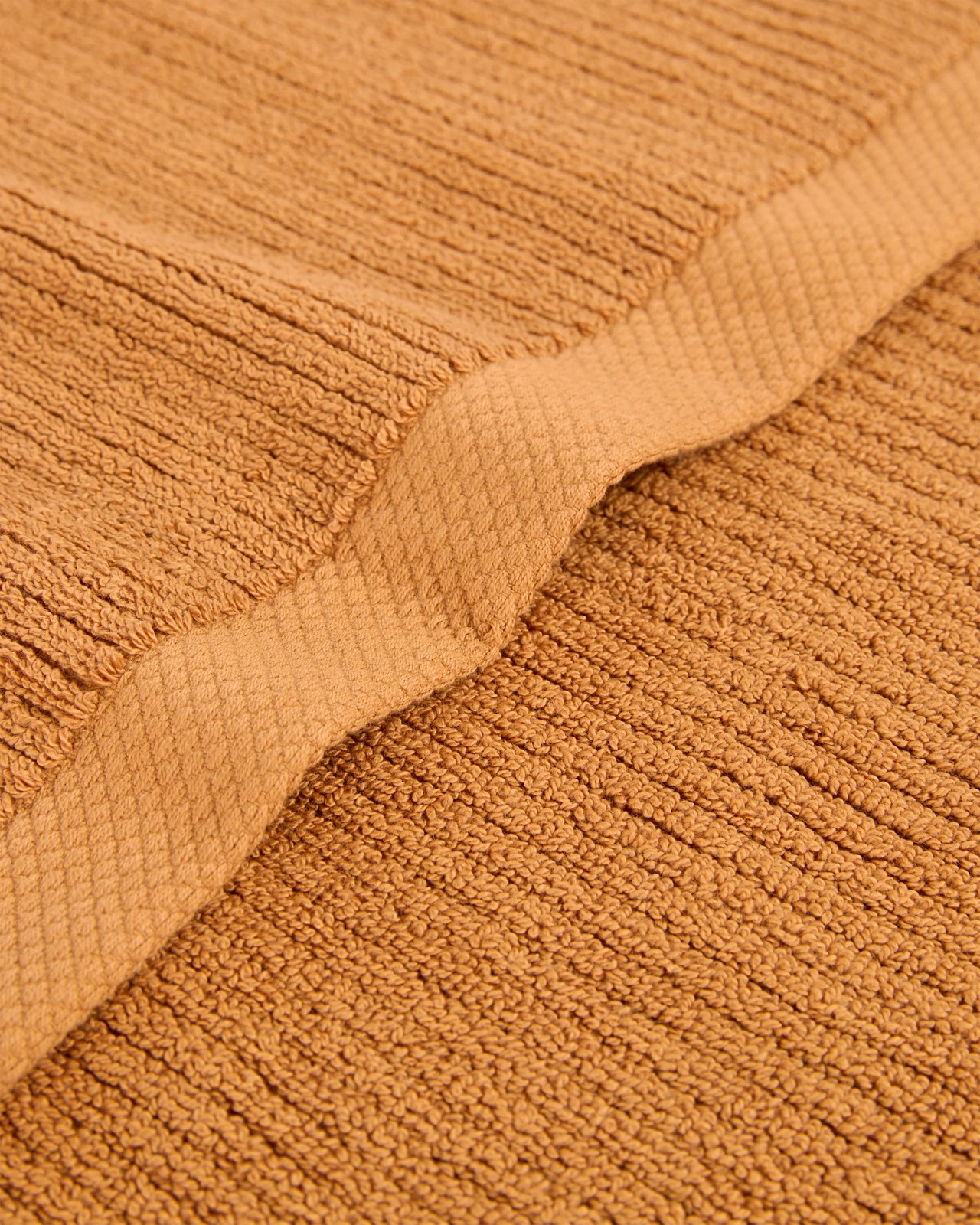 590_71629087_2+590T7162