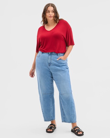Plus Size Denim Forward Seam Barrel Leg Jeans