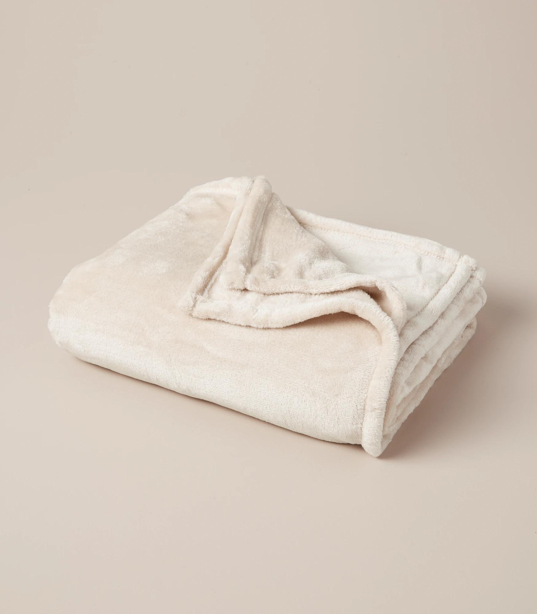 Super soft throw sale