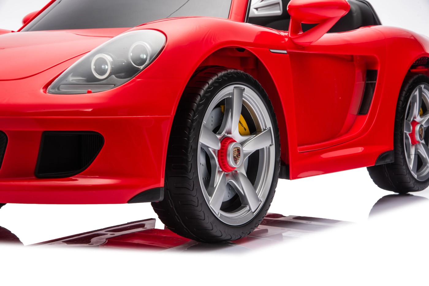 Porsche Carrera GT 12V Ride On 5 of 5