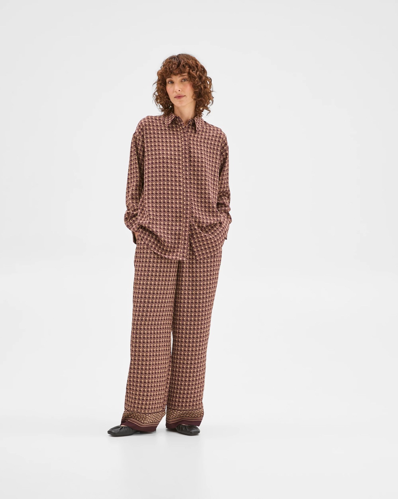 Preview Long Sleeve Set Dressing Shirt 2 of 6