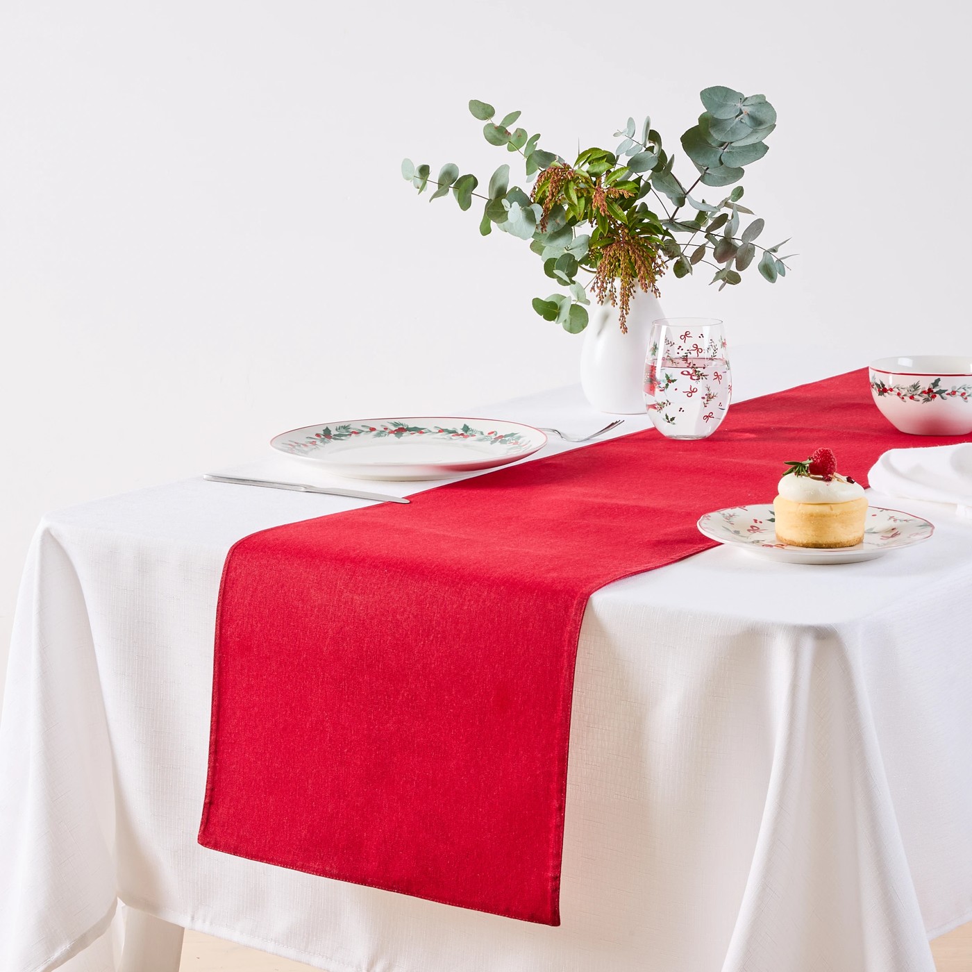 Anko Holly Table Runner 2 of 6