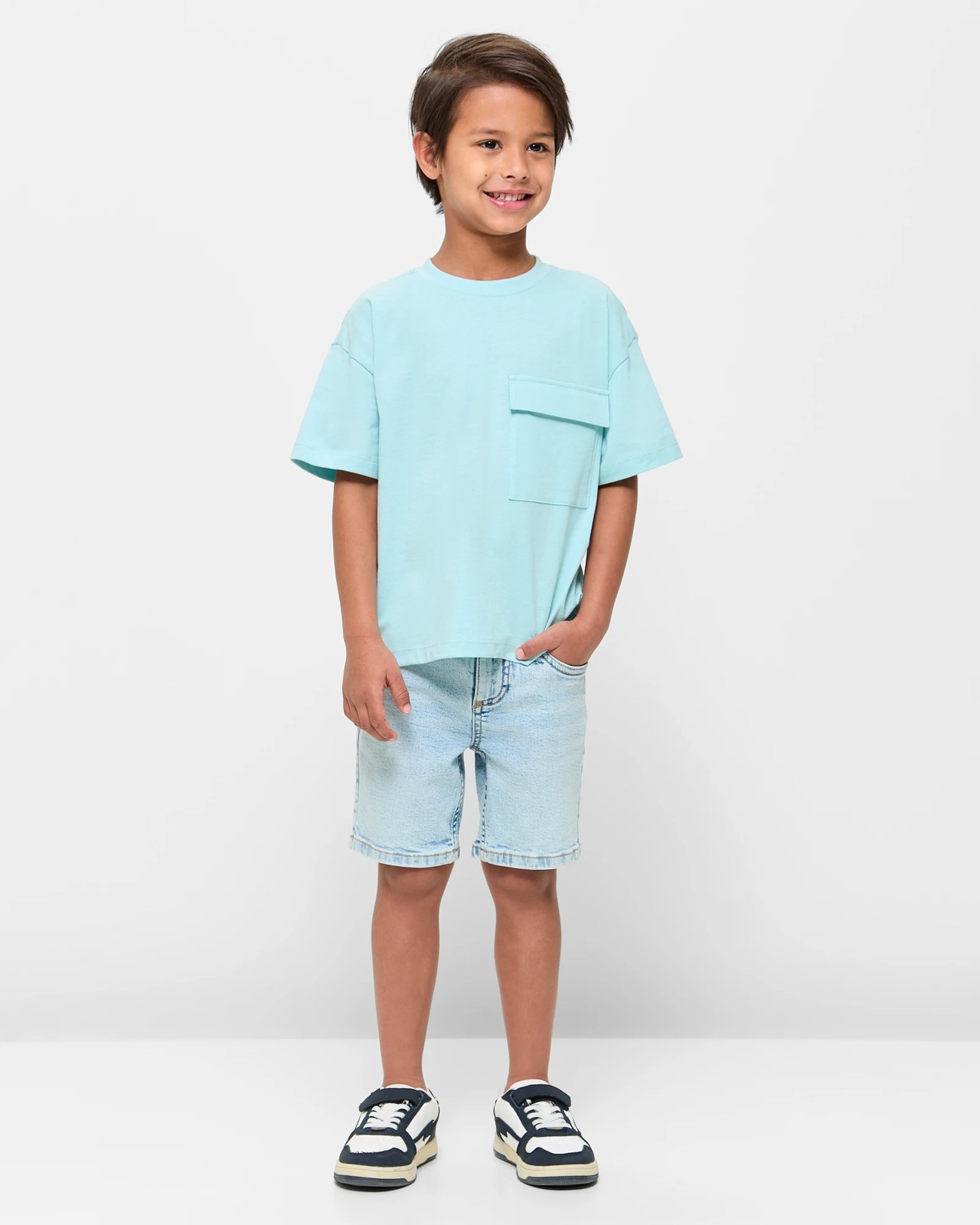 Oversize Chest Pocket T-shirt 2 of 5