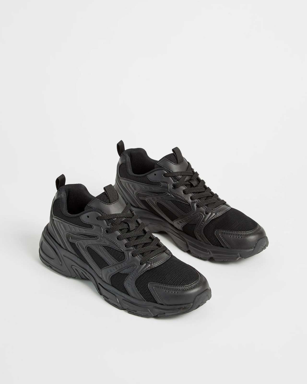 Mesh Runners - Black 2 of 3