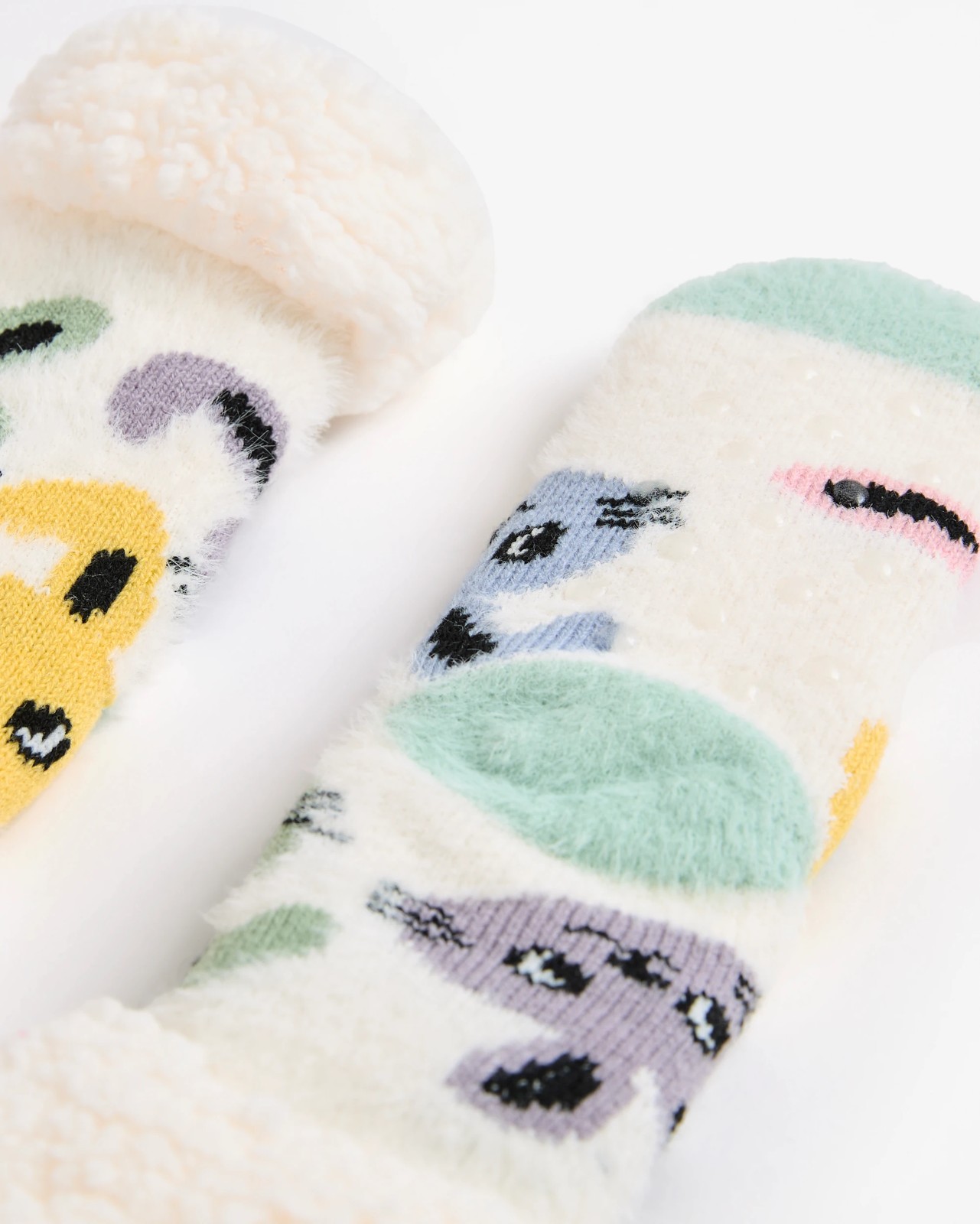 Maxx Unisex Home Socks 3 of 4