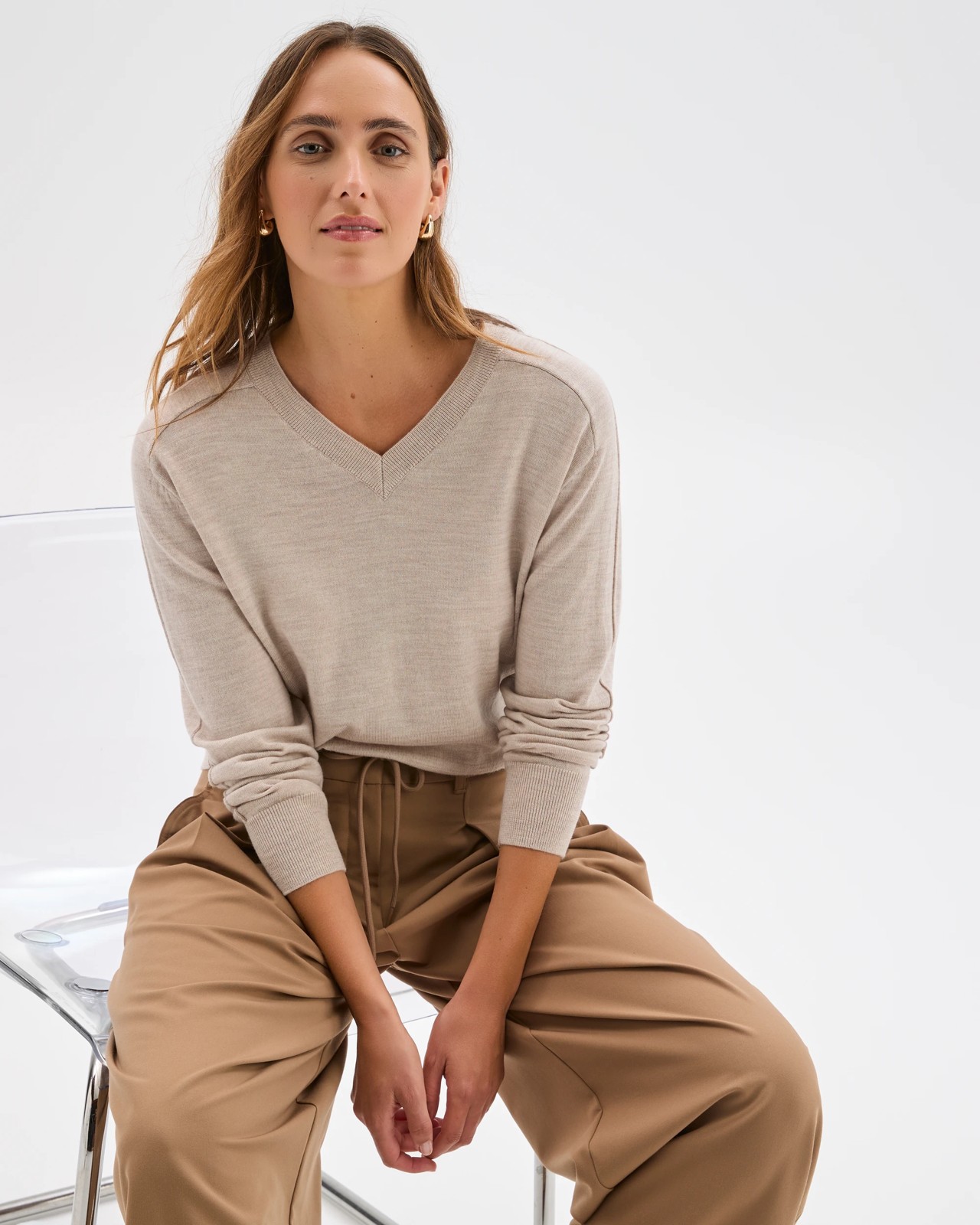 Preview Australian Merino Wool Long Sleeve V-Neck Knit Top - Oatmarle 4 of 5