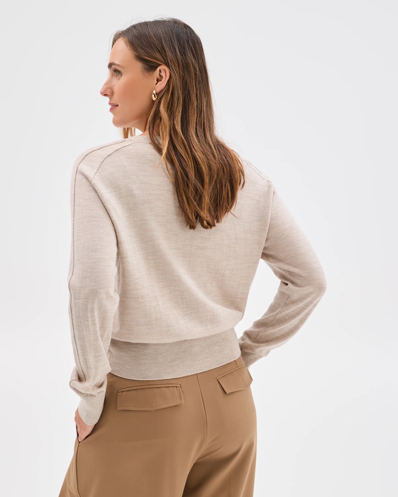 Preview Australian Merino Wool Long Sleeve V-Neck Knit Top - Oatmarle 3 of 5