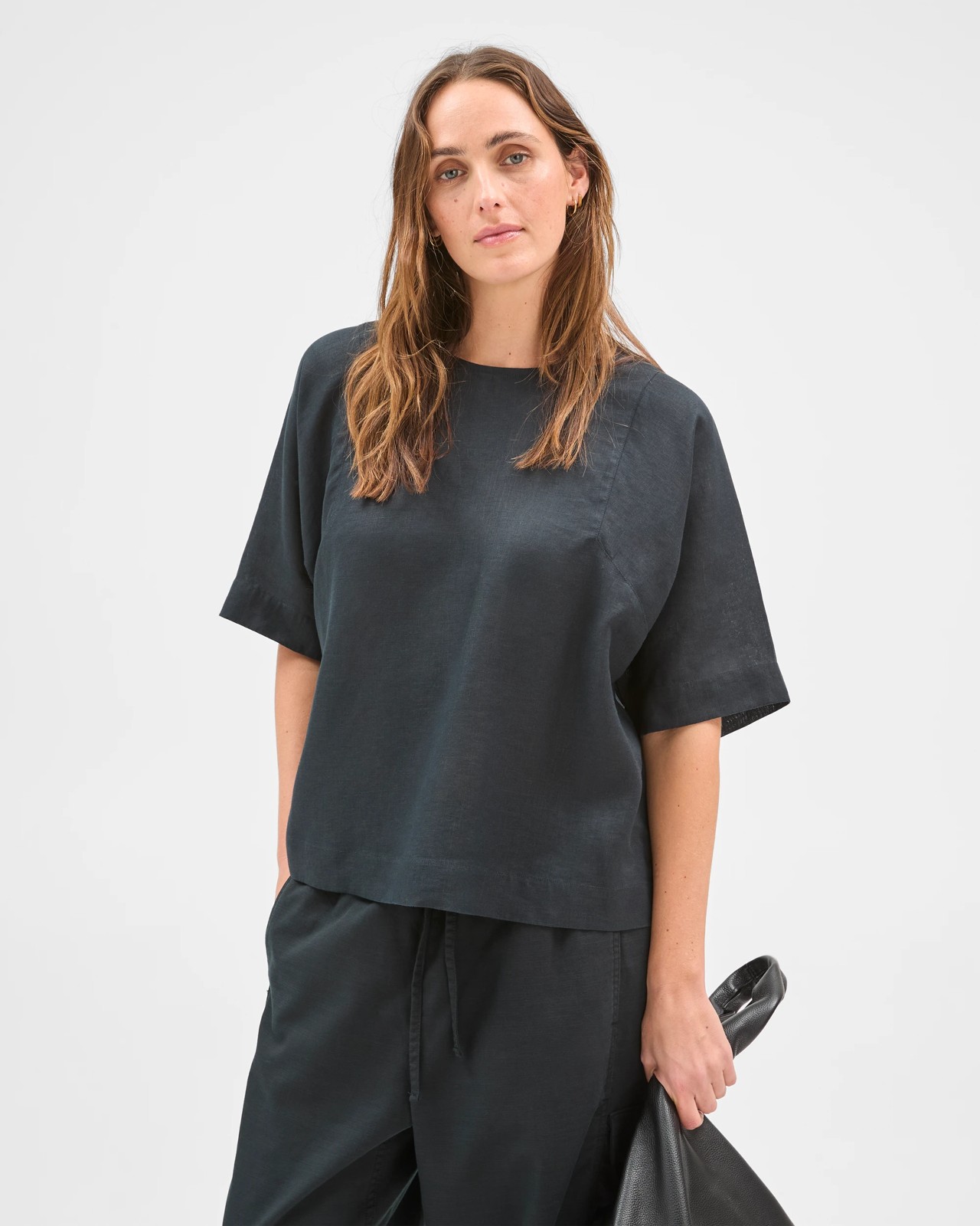 European Linen Seamed T-Shirt  - Black 3 of 5